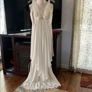 Worn once beautiful wedding dress